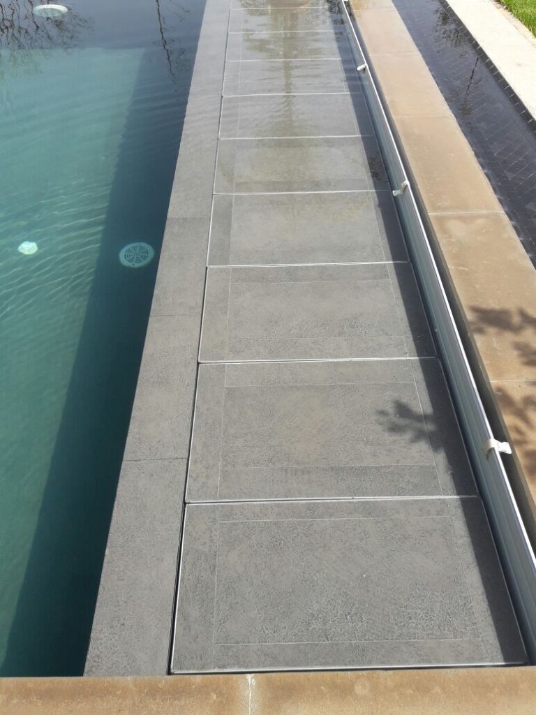 Volet immergé automatique pour piscine